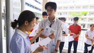 Điểm chuẩn vào lớp 10 ở Hà Nội sẽ biến động thế nào?