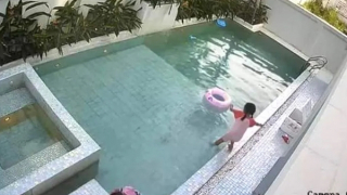 Cháu gái còn lại trong vụ 2 chị em ruột đuối nước ở bể bơi đã tử vong