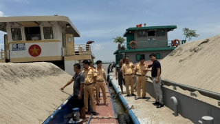 Từ vụ bắt giữ 4 đối tượng đánh bạc, làm rõ việc khai thác cát trên sông Bạch Đằng