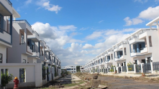 Cảnh cáo Phó chủ tịch huyện để 680 căn nhà xây dựng không phép