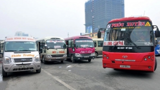 Hà Nội: Các chuyên gia bàn giải pháp ứng xử với xe hợp đồng