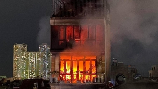 Cháy lớn tại ngôi nhà 6 tầng trên phố Định Công Hạ, có người mắc kẹt