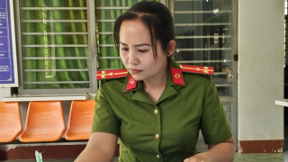 Nữ cán bộ làm hết việc chứ không hết giờ