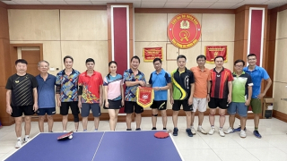 Giao lưu bóng bàn giữa Báo CAND và Báo Nhân Dân