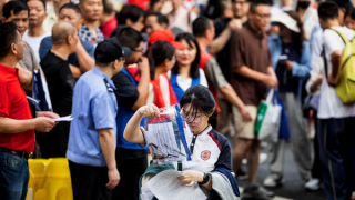 Trung Quốc: Dùng công nghệ cao chống gian lận thi cử