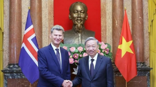 Chủ tịch nước Tô Lâm tiếp Đại sứ các nước trình Quốc thư