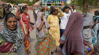 Hàng triệu người khốn khổ vì sóng nhiệt bất thường trên toàn cầu