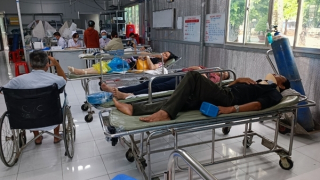 Va chạm trên cao tốc TP Hồ Chí Minh-Trung Lương, 11 người nhập viện