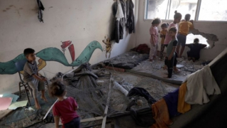 Lều của người tị nạn Palestine ở Dải Gaza trúng pháo, 25 người chết