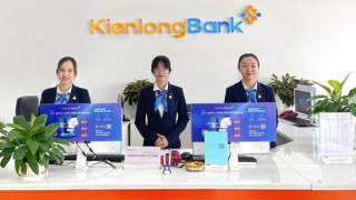 Nữ giao dịch viên KienlongBank kịp thời ngăn chặn khách hàng chuyển tiền cho đối tượng lừa đảo
