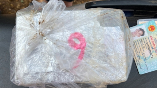 Từ tép “hàng” giấu trong túi quần, khám phá đường dây mua bán ma tuý