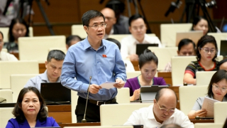 Điều chỉnh chương trình kỳ họp, Quốc hội làm công tác nhân sự và thảo luận về tăng lương