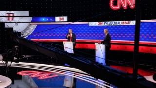 Ông Trump - Biden tranh luận nảy lửa trên sóng truyền hình