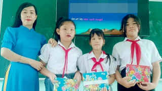 Nữ giáo viên Tiểu học được phong tặng danh hiệu Nhà giáo Nhân dân