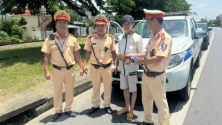 Nam thanh niên viết thư cảm ơn sau khi được CSGT tận tình giúp đỡ