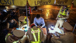 CSGT có thể tạm giữ giấy tờ của người vi phạm qua VNeID