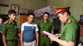 Bắt tạm giam kẻ gây thương tích cho cháu bé 11 tuổi