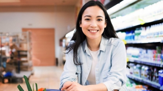 Học hỏi bí quyết chi tiêu tiết kiệm nhờ thẻ tín dụng của mẹ Việt