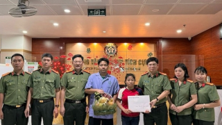 Ấm áp nghĩa tình đồng đội