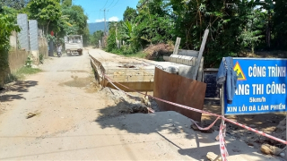 Người dân sống khổ, bất an khi dự án nâng cấp, mở rộng đường thi công ì ạch