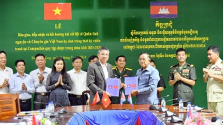 Tiếp nhận hài cốt liệt sĩ hy sinh tại tỉnh Koh Kong - Vương quốc Campuchia