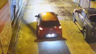 Truy tìm xe ô tô bị lấy trộm trong đêm khuya