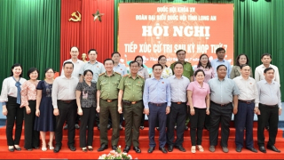 Đồng chí Lê Tấn Tới tiếp xúc cử tri 2 huyện Đức Huệ và Tân Thạnh, tỉnh Long An