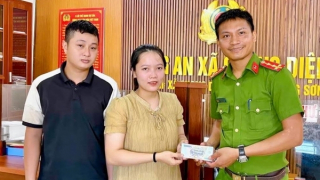 Nhờ Công an xã trả lại 45 triệu đồng do người lạ chuyển vào tài khoản