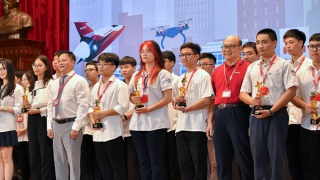 Đại học Bách khoa Hà Nội vinh danh các thí sinh xuất sắc trúng tuyển