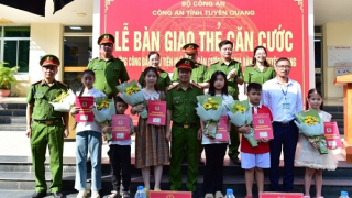 Tuyên Quang: Những công dân đầu tiên nhận thẻ căn cước mẫu mới