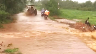 Nữ Chủ tịch Hội Nông dân xã bị nước lũ cuốn trôi