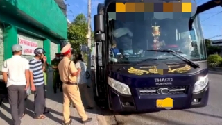 Công an lấy lời khai phụ xe giường nằm bị cô gái tố sàm sỡ