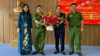 Bộ Giáo dục và Đào tạo tặng Bằng khen cho Công an TP Đà Nẵng