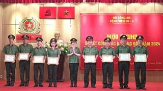 Khen thưởng hơn 150 CBCS xuất sắc trong công tác khám chữa bệnh và hiến máu tình nguyện