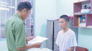 Công an xã bắt đối tượng mang súng đi giải quyết mâu thuẫn