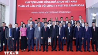 Chủ tịch nước Tô Lâm thăm và làm việc tại Công ty viễn thông Metfone