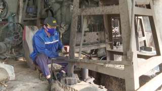 Đỏ lửa làng rèn cả trăm năm