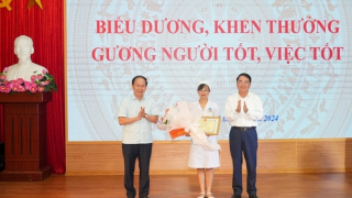 Tặng bằng khen nữ điều dưỡng viên cứu sống bé sơ sinh đã ngưng thở