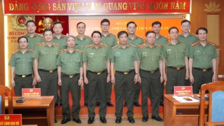 Chủ động nghiên cứu các vấn đề về khoa học và chiến lược bảo đảm ANTT