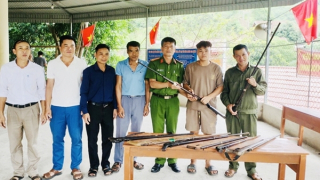 Cách làm hay để người dân giao nộp vũ khí tự chế