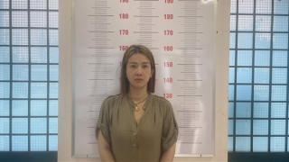 Hot girl giấu ma tuý trong vùng kín để vượt qua biên giới