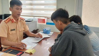 Từ video người dân cung cấp, CSGT xử lý nam thanh niên chạy xe lạng lách