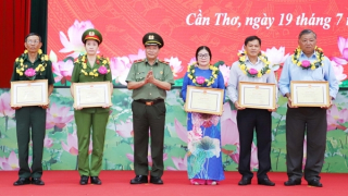 Cần Thơ biểu dương điển hình tiên tiến trong phong trào toàn dân bảo vệ an ninh Tổ quốc