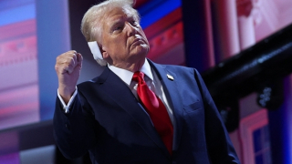 Ông Trump "máu lửa" trong bài phát biểu trước đảng Cộng hòa