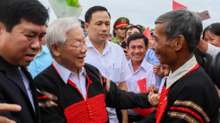 Tổng Bí thư Nguyễn Phú Trọng trong lòng đồng bào các dân tộc Tây Nguyên