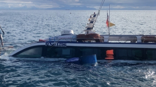 Ca nô chở 23 người chìm ở vùng biển Cù Lao Chàm