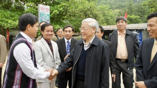 Đồng bào dân tộc thiểu số ở đại ngàn Trường Sơn tiếc thương Tổng Bí thư