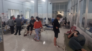 63 công nhân nhập viện nghi ngộ độc thực phẩm