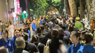 Dòng người yên lặng trong đêm, thành kính vào viếng Tổng Bí thư Nguyễn Phú Trọng