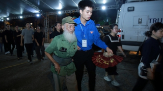 Xúc động những hình ảnh nhân dân kính viếng Tổng Bí thư Nguyễn Phú Trọng